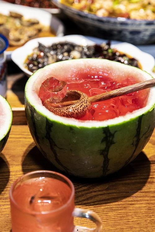 酒吧吃瓜网红,揭秘网红圈背后的故事